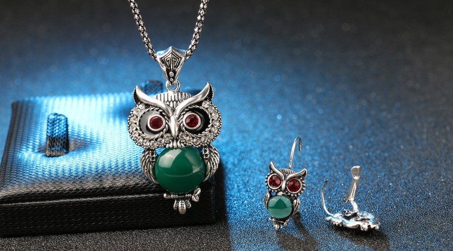 Vintage Owl Design Women's Jewelry Set